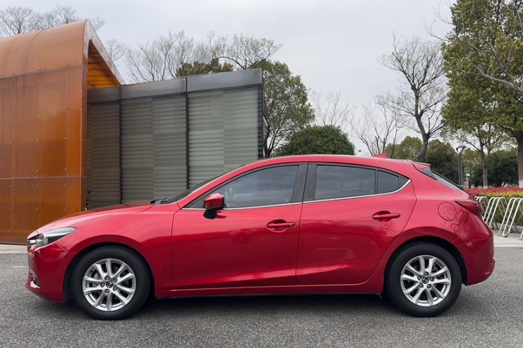 Used Mazda 3 Axela 2017 Hatchback 1.5L Automatic Luxury Model Emission Standard China V Exterior 7