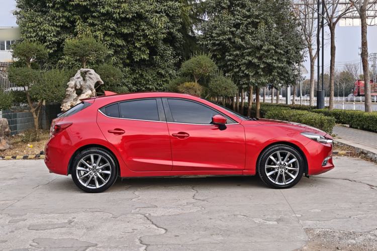 Used Mazda 3 Axela 2017 Hatchback 2.0L Automatic Sport Model China V Emission Standard Exterior 7