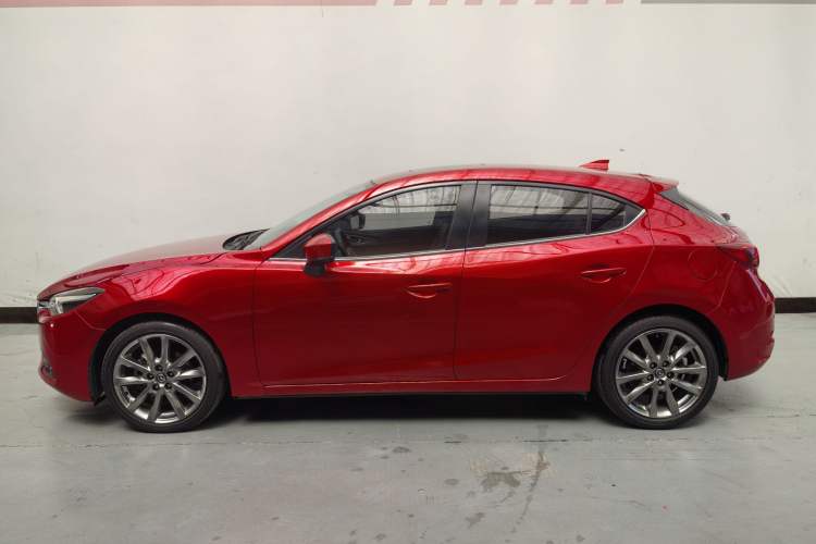 Used Mazda 3 Axela 2017 Hatchback 2.0L Automatic Luxury Model Emission Standard China V Exterior 8