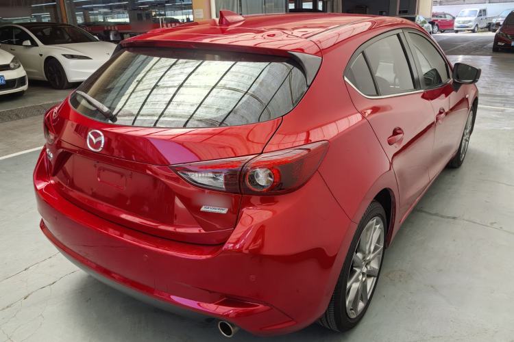 Used Mazda 3 Axela 2017 Hatchback 2.0L Automatic Luxury Model Emission Standard China V Exterior 9