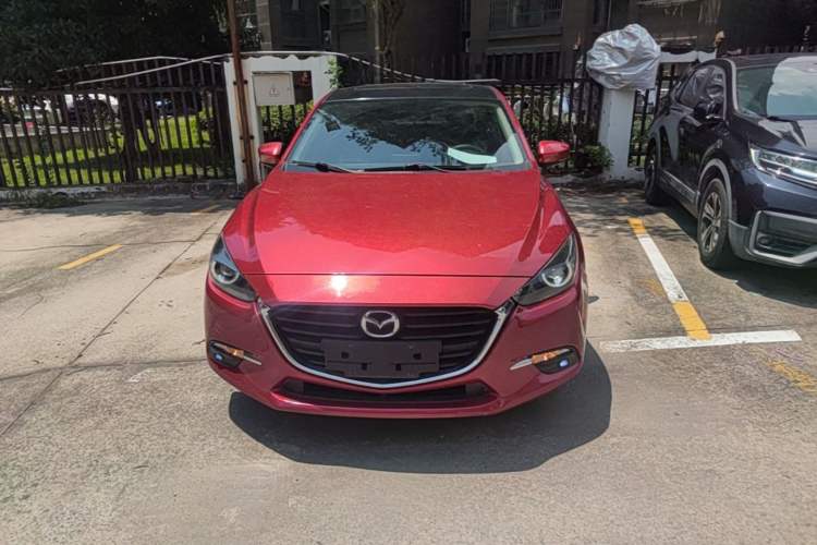 Used Mazda 3 Axela 2017 Sedan 1.5L Automatic Luxury Model Emission Standard China V Front