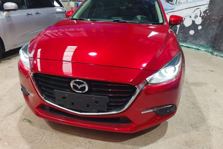 Used Mazda 3 Axela 2017 Hatchback 2.0L Automatic Sport Model China V Emission Standard Front