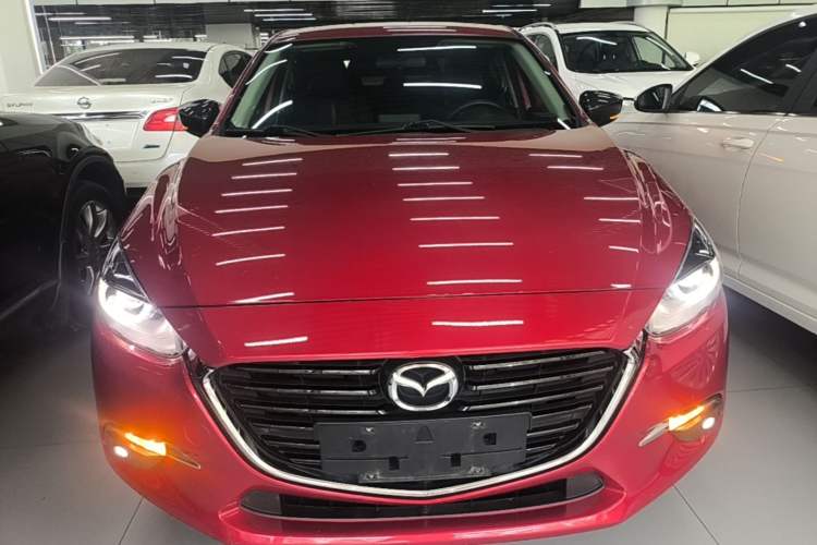 Used Mazda 3 Axela 2017 Hatchback 2.0L Automatic Luxury Model Emission Standard China V Front