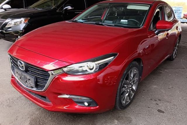 Used Mazda 3 Axela 2017 Hatchback 2.0L Automatic Sport Model China V Emission Standard