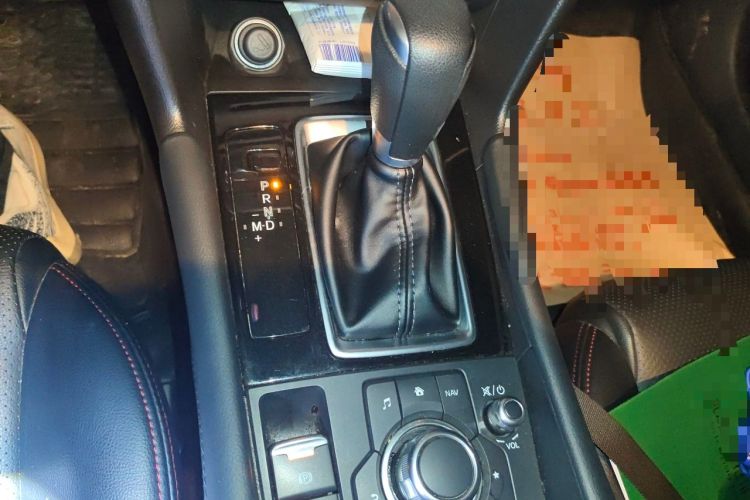 Used Mazda 3 Axela 2017 Hatchback 1.5L Automatic Luxury Model Emission Standard China V Gear Lever