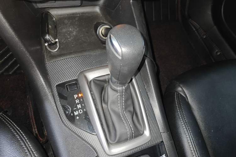 Used Mazda 3 Axela 2017 Sedan 1.5L Automatic Comfort Model Emission Standard China V Gear Lever