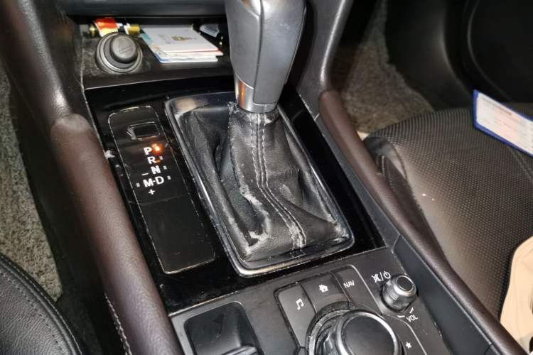 Used Mazda 3 Axela 2017 Hatchback 2.0L Automatic Sport Model China V Emission Standard Gear Lever