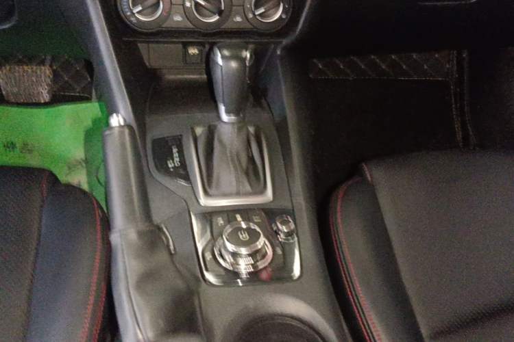 Used Mazda 3 Axela 2017 Sedan 1.5L Automatic Comfort Model Emission Standard China V Gear Lever