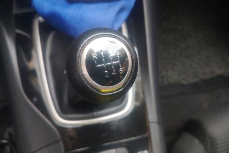 Used Mazda 3 Axela 2017 Sedan 1.5L Manual Luxury Model Emission Standard China V Gear Lever