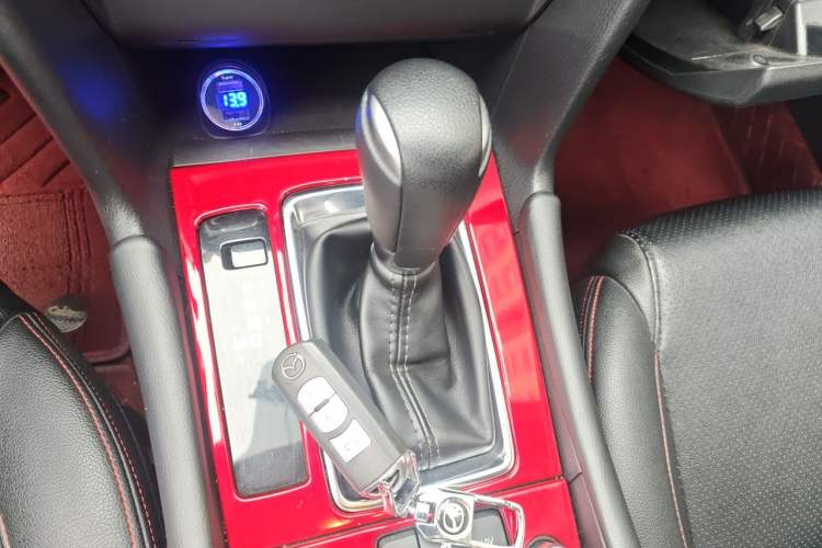 Used Mazda 3 Axela 2017 Sedan 1.5L Automatic Luxury Model Emission Standard China V Gear Lever