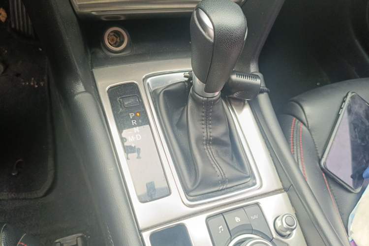 Used Mazda 3 Axela 2017 Sedan 1.5L Automatic Luxury Model Emission Standard China V Gear Lever