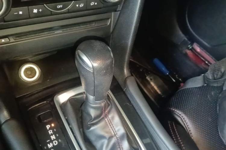 Used Mazda 3 Axela 2017 Sedan 1.5L Automatic Luxury Model Emission Standard China V Gear Lever