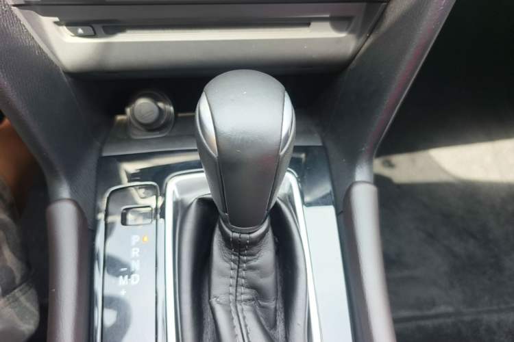 Used Mazda 3 Axela 2017 Sedan 2.0L Automatic Prestige Model China V Standard Gear Lever