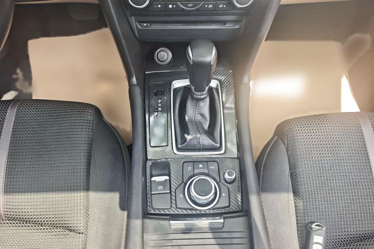 Used Mazda 3 Axela 2017 Sedan 1.5L Automatic Luxury Model Emission Standard China V Gear Lever