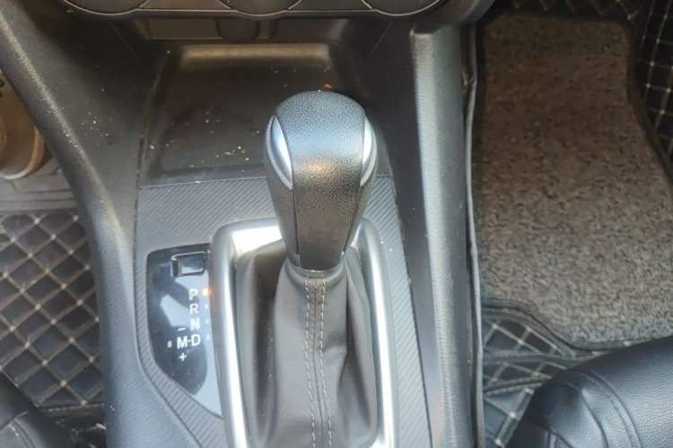 Used Mazda 3 Axela 2017 Sedan 1.5L Automatic Comfort Model Emission Standard China V Gear Lever