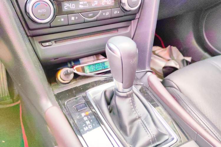 Used Mazda 3 Axela 2017 Hatchback 2.0L Automatic Sport Model China V Emission Standard Gear Lever