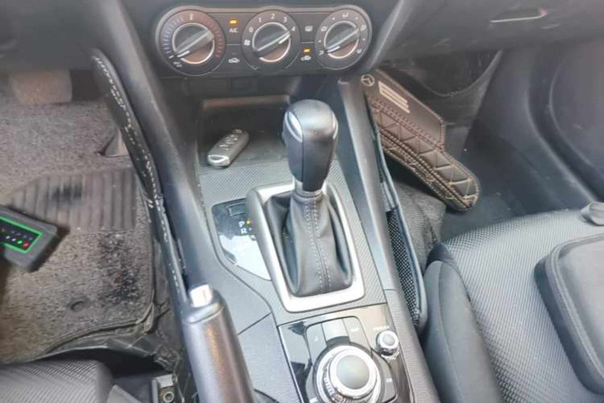 Used Mazda 3 Axela 2017 Sedan 1.5L Automatic Comfort Model Emission Standard China V Gear Lever