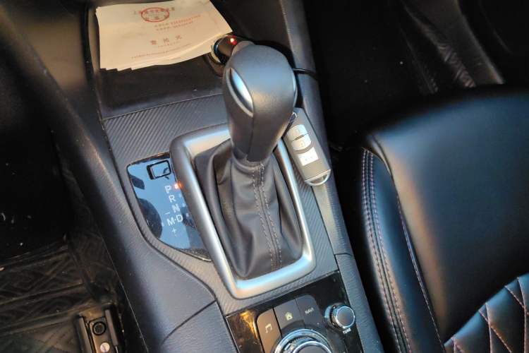 Used Mazda 3 Axela 2017 Sedan 1.5L Automatic Comfort Model Emission Standard China V Gear Lever