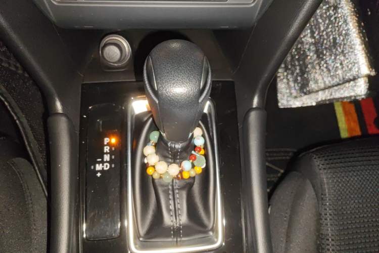 Used Mazda 3 Axela 2017 Hatchback 1.5L Automatic Luxury Model Emission Standard China V Gear Lever