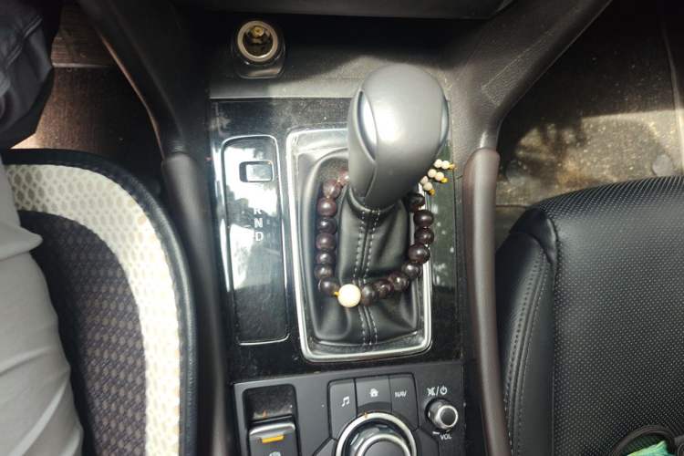 Used Mazda 3 Axela 2017 Sedan 2.0L Automatic Prestige Model China V Standard Gear Lever