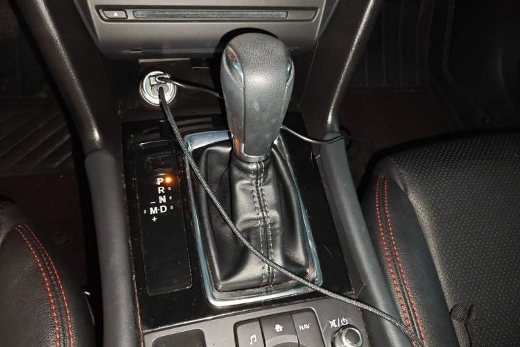 Used Mazda 3 Axela 2017 Sedan 1.5L Automatic Luxury Model Emission Standard China V Gear Lever
