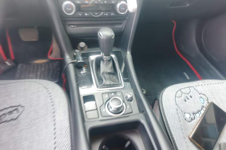 Used Mazda 3 Axela 2017 Sedan 1.5L Automatic Luxury Model Emission Standard China V Gear Lever