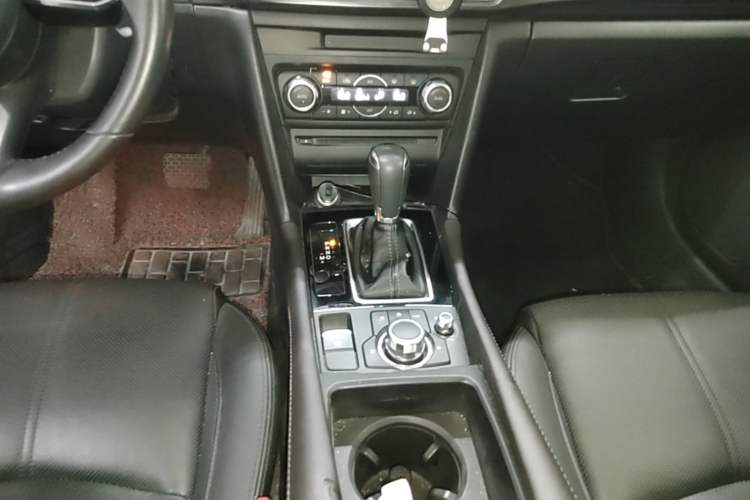 Used Mazda 3 Axela 2017 Sedan 2.0L Automatic Prestige Model China V Standard Gear Lever