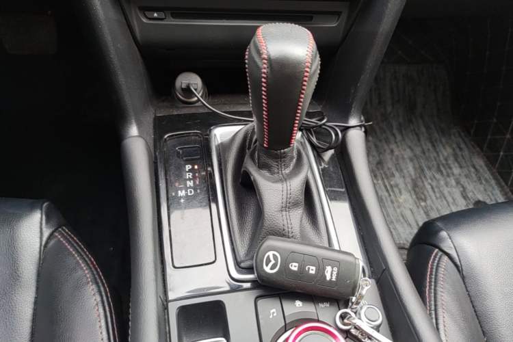 Used Mazda 3 Axela 2017 Sedan 1.5L Automatic Luxury Model Emission Standard China V Gear Lever