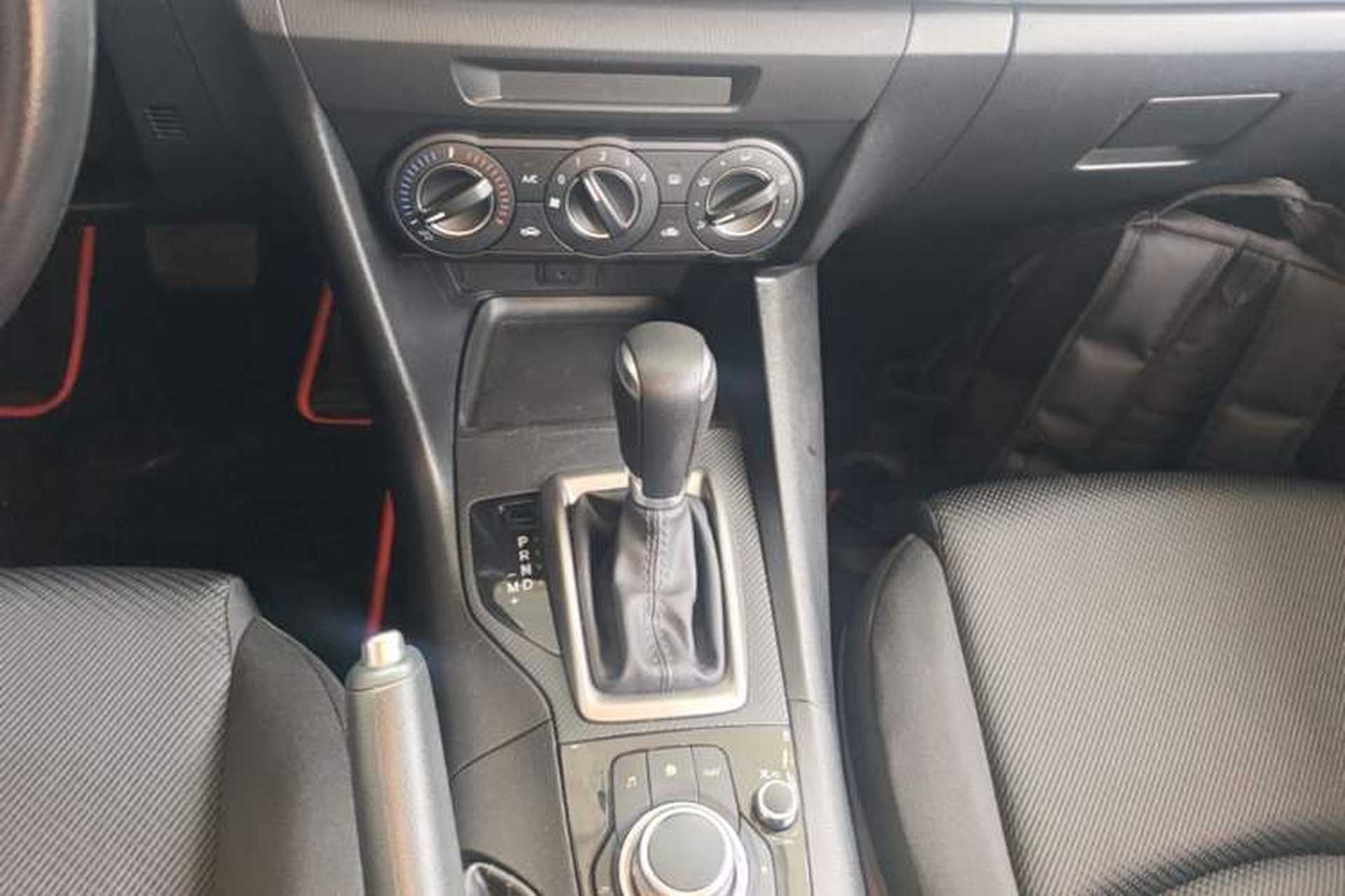 Used Mazda 3 Axela 2017 Sedan 1.5L Automatic Comfort Model Emission Standard China V Gear Lever
