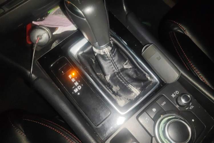 Used Mazda 3 Axela 2017 Hatchback 2.0L Automatic Luxury Model Emission Standard China V Gear Lever