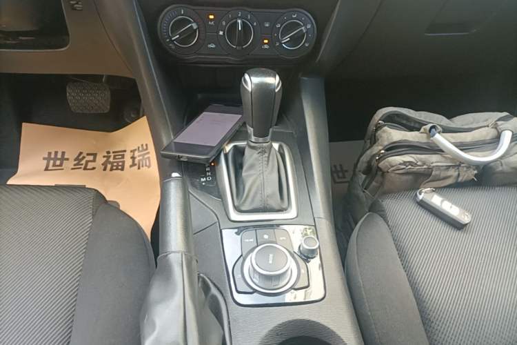 Used Mazda 3 Axela 2017 Sedan 1.5L Automatic Comfort Model Emission Standard China V Gear Lever