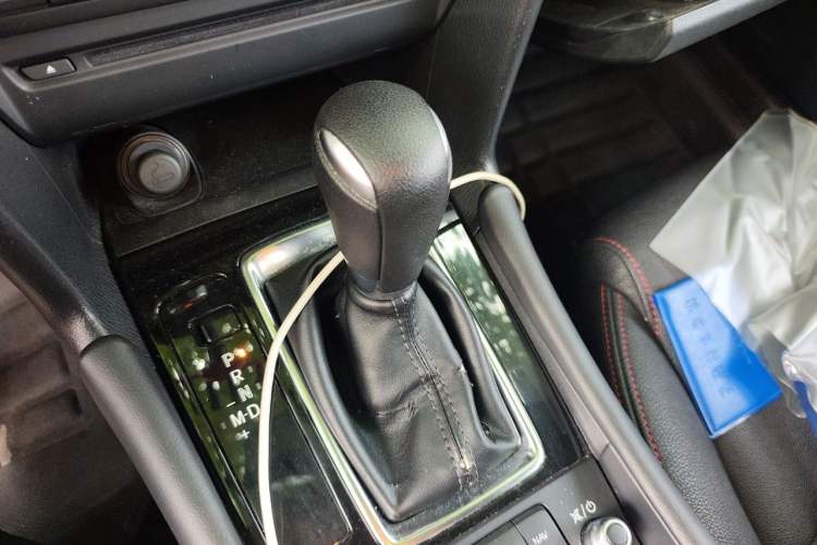 Used Mazda 3 Axela 2017 Sedan 1.5L Automatic Luxury Model Emission Standard China V Gear Lever