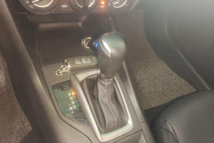 Used Mazda 3 Axela 2017 Sedan 1.5L Automatic Comfort Model Emission Standard China V Gear Lever