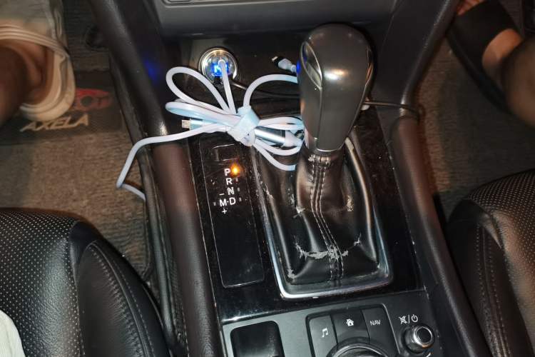 Used Mazda 3 Axela 2017 Sedan 2.0L Automatic Prestige Model China VI Standard Gear Lever