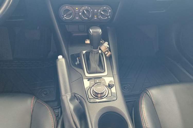 Used Mazda 3 Axela 2017 Sedan 1.5L Automatic Comfort Model Emission Standard China V Gear Lever