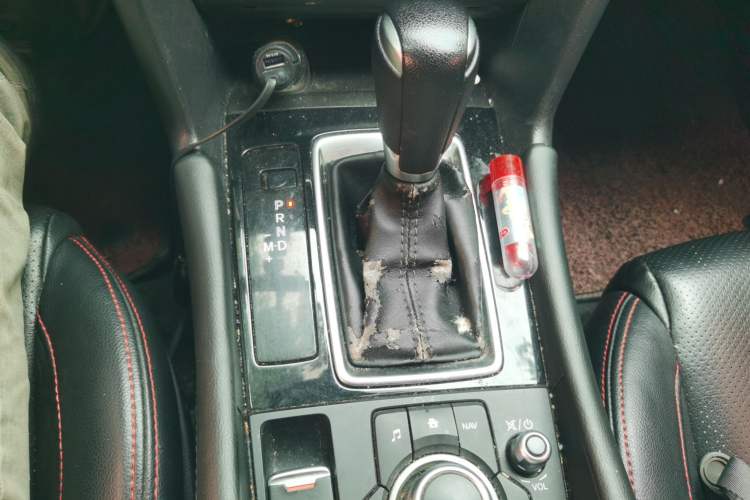Used Mazda 3 Axela 2017 Hatchback 1.5L Automatic Luxury Model China VI Standard Gear Lever
