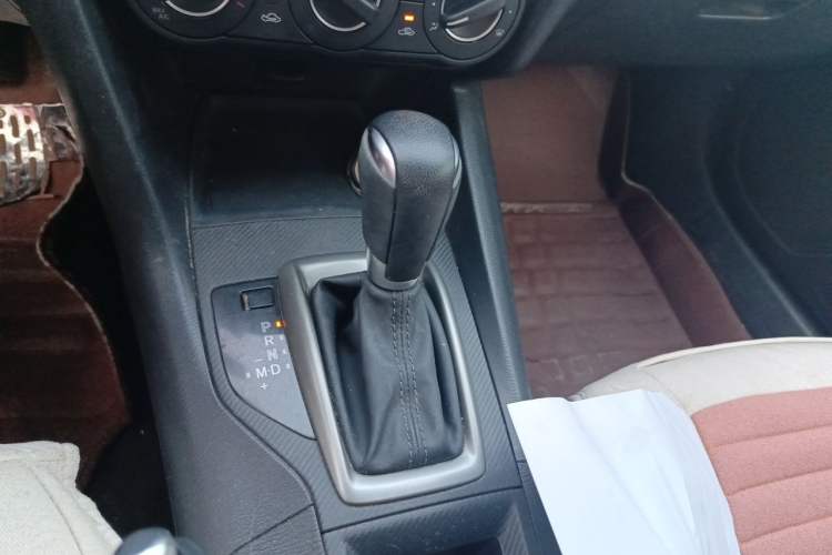 Used Mazda 3 Axela 2017 Sedan 1.5L Automatic Comfort Model China VI Standard Gear Lever