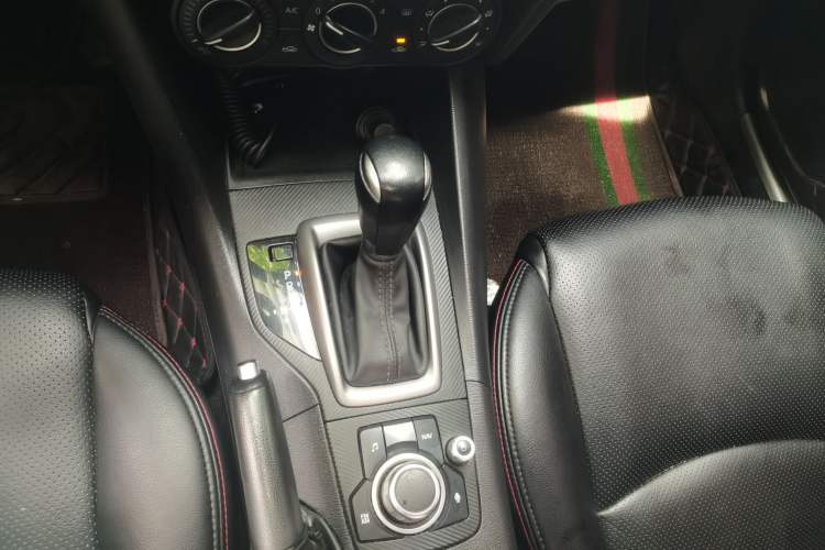 Used Mazda 3 Axela 2017 Sedan 1.5L Automatic Comfort Model Emission Standard China V Gear Lever