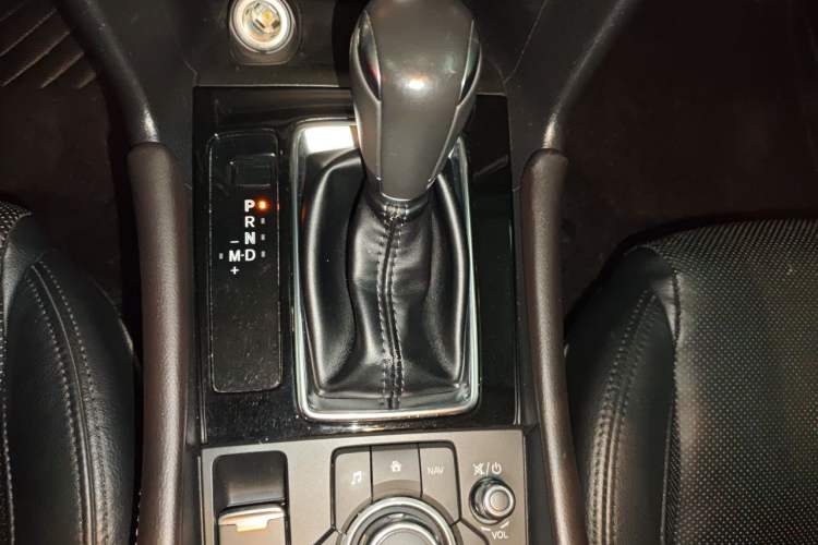 Used Mazda 3 Axela 2017 Sedan 2.0L Automatic Prestige Model China V Standard Gear Lever