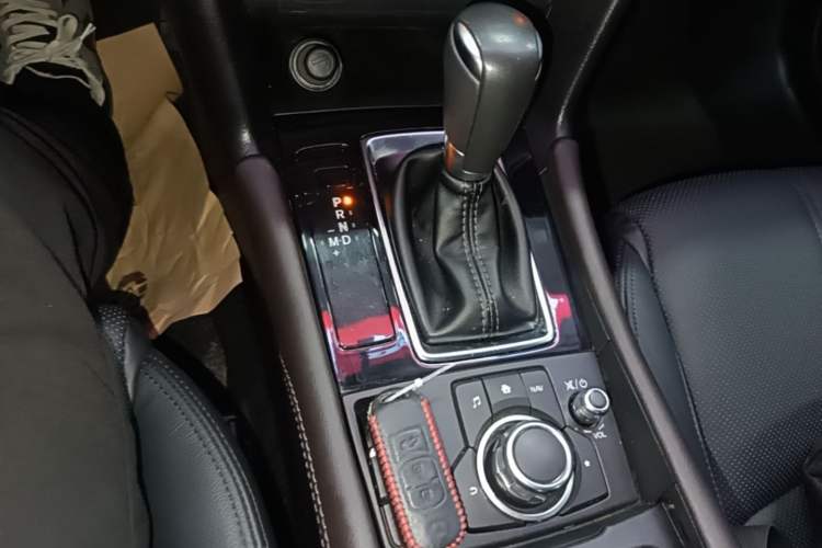 Used Mazda 3 Axela 2017 Sedan 2.0L Automatic Prestige Model China V Standard Gear Lever