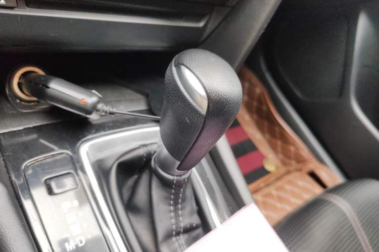 Used Mazda 3 Axela 2017 Sedan 1.5L Automatic Luxury Model Emission Standard China V Gear Lever