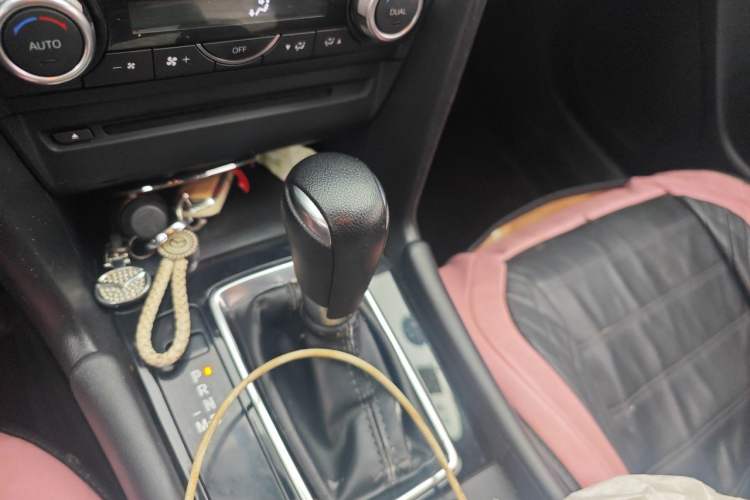 Used Mazda 3 Axela 2017 Sedan 1.5L Automatic Luxury Model Emission Standard China V Gear Lever