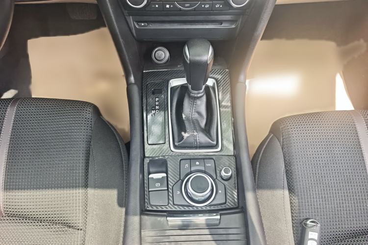 Used Mazda 3 Axela 2017 Sedan 1.5L Automatic Luxury Model Emission Standard China V Gear Lever