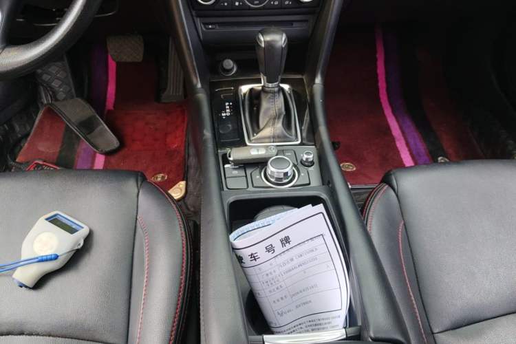 Used Mazda 3 Axela 2017 Hatchback 1.5L Automatic Luxury Model China VI Standard Gear Lever