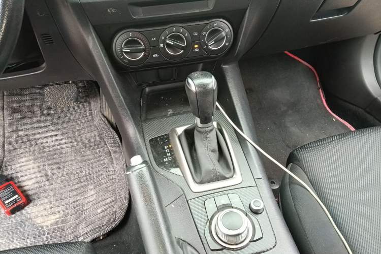 Used Mazda 3 Axela 2017 Sedan 1.5L Automatic Comfort Model Emission Standard China V Gear Lever