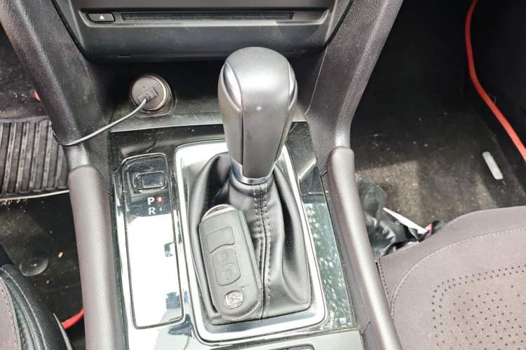 Used Mazda 3 Axela 2017 Sedan 2.0L Automatic Prestige Model China V Standard Gear Lever