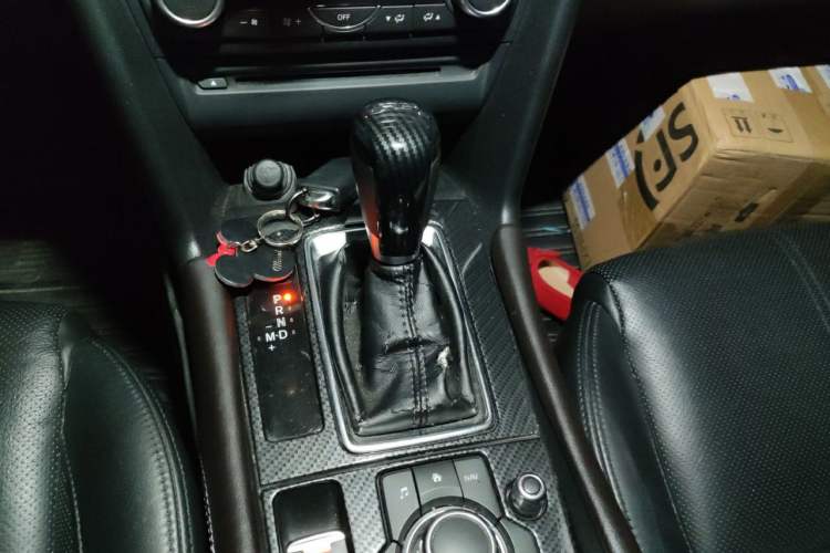 Used Mazda 3 Axela 2017 Hatchback 2.0L Automatic Sport Model China V Emission Standard Gear Lever