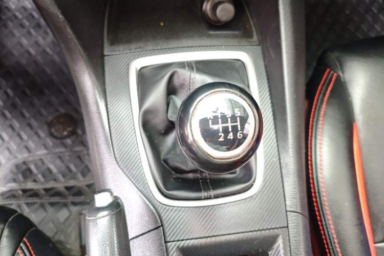 Used Mazda 3 Axela 2017 Sedan 1.5L Manual Comfort Model Emission Standard China V Gear Lever