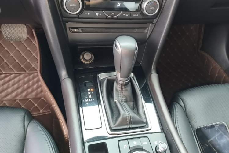 Used Mazda 3 Axela 2017 Sedan 1.5L Automatic Prestige Model China V Standard Gear Lever