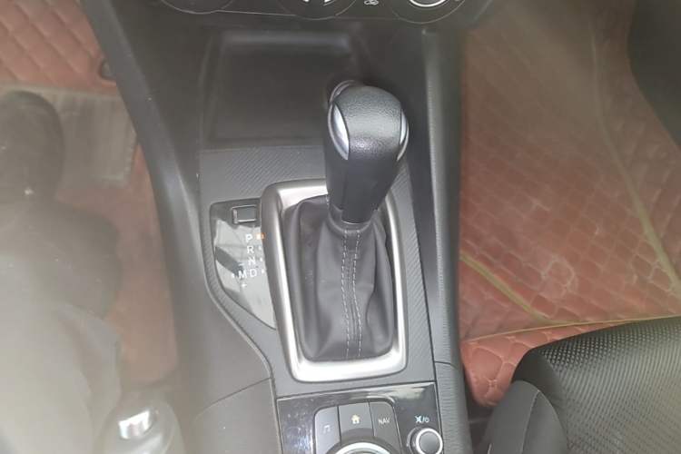 Used Mazda 3 Axela 2017 Sedan 1.5L Automatic Comfort Model Emission Standard China V Gear Lever